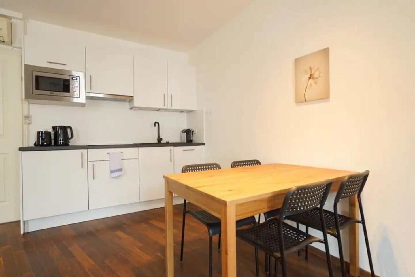 Authentic Austrian Flat In The South Of Vienna Lägenhet Modling Exteriör bild