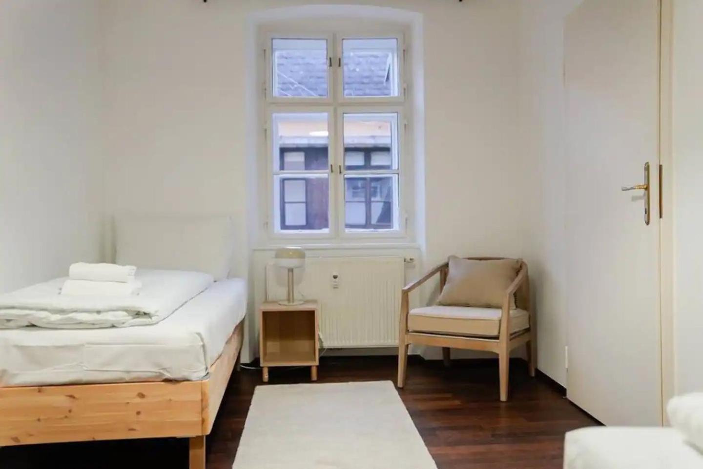 Authentic Austrian Flat In The South Of Vienna Lägenhet Modling Exteriör bild