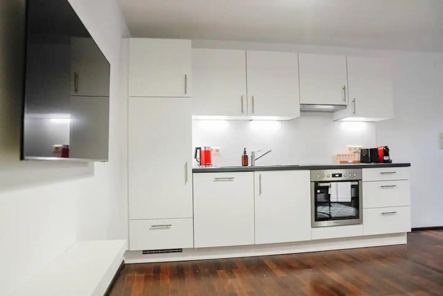 Authentic Austrian Flat In The South Of Vienna Lägenhet Modling Exteriör bild