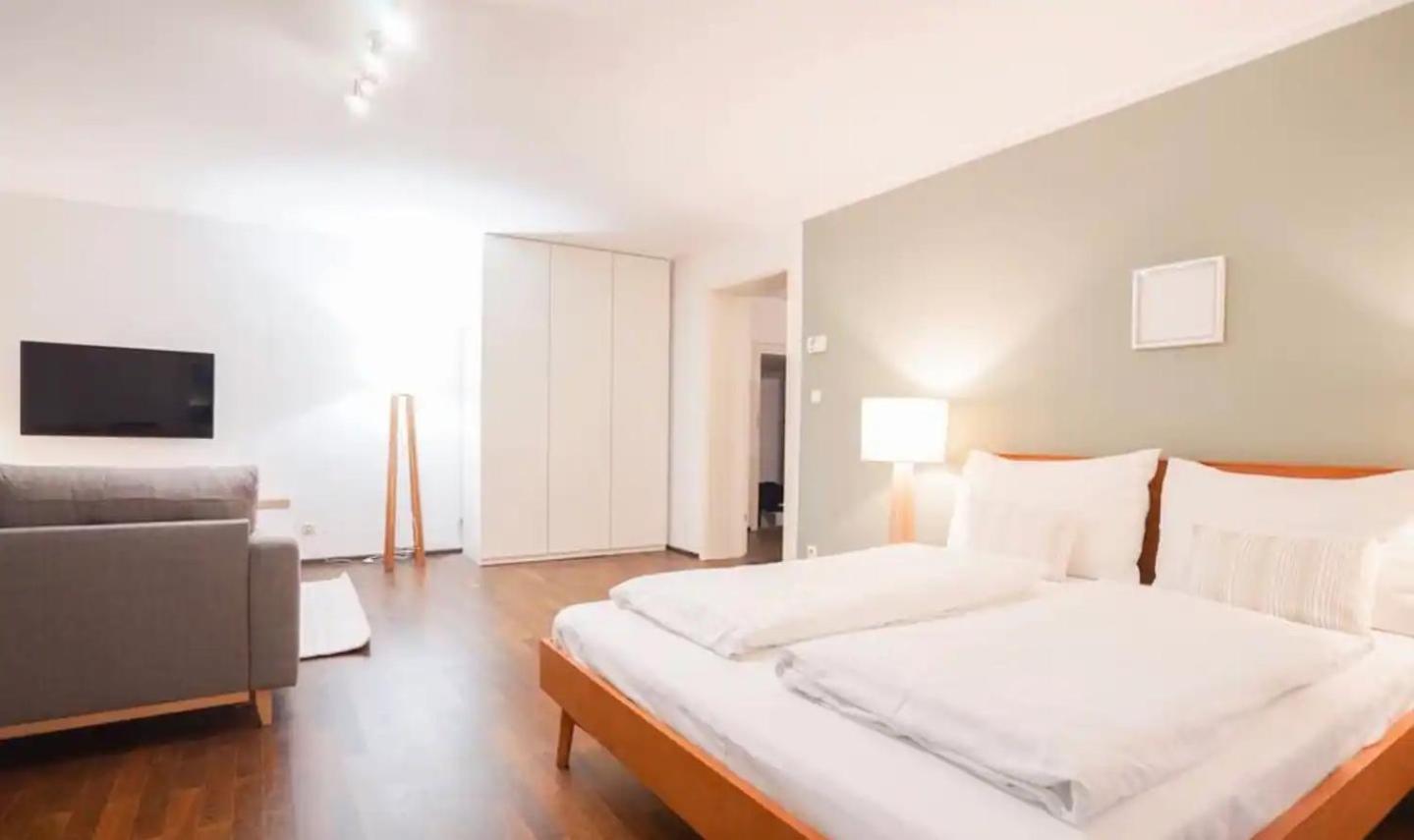 Authentic Austrian Flat In The South Of Vienna Lägenhet Modling Exteriör bild