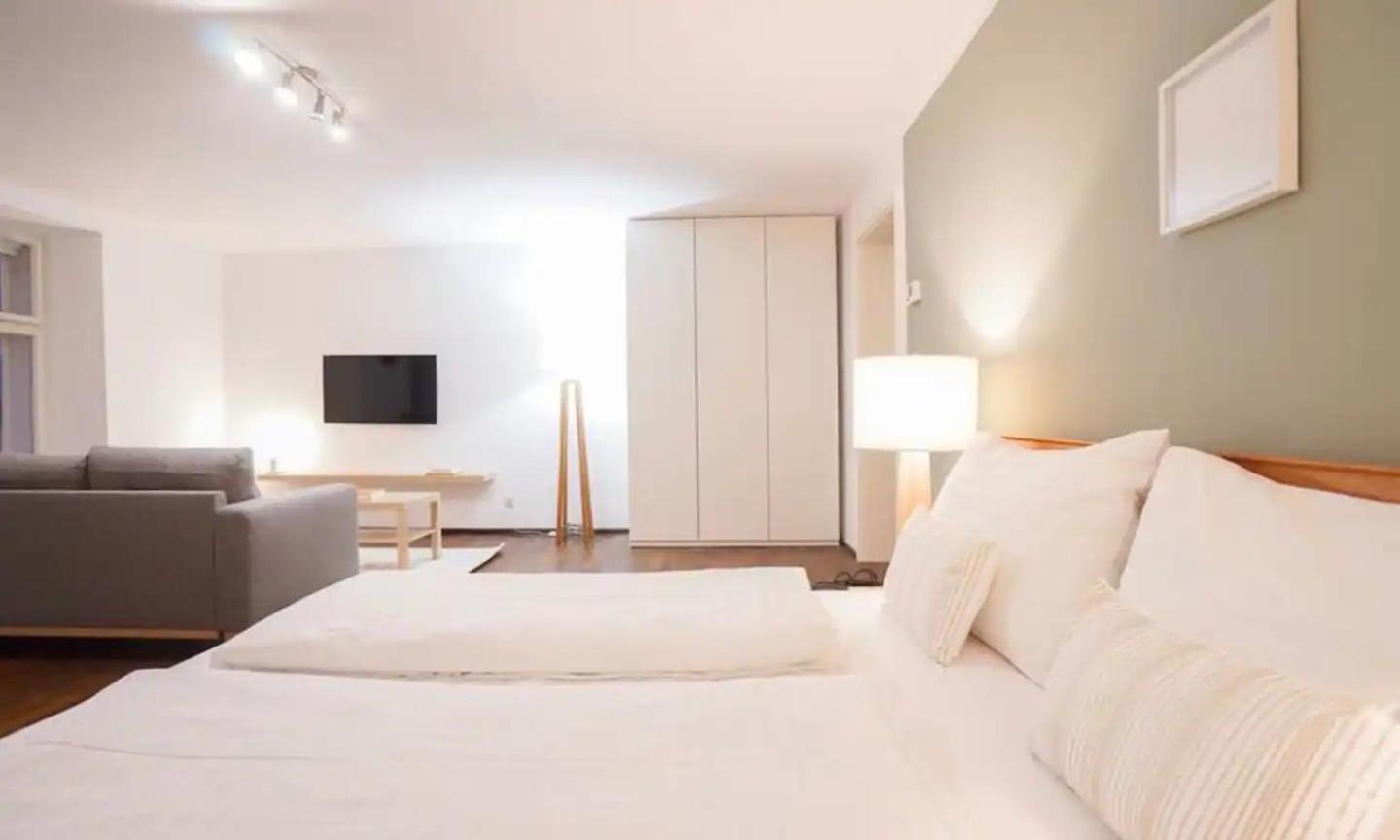 Authentic Austrian Flat In The South Of Vienna Lägenhet Modling Exteriör bild