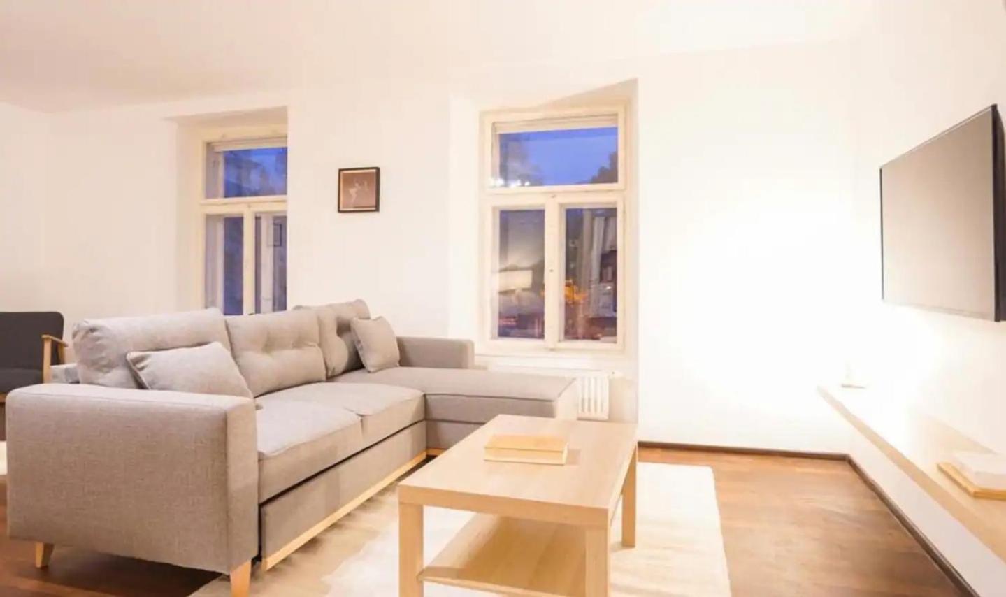 Authentic Austrian Flat In The South Of Vienna Lägenhet Modling Exteriör bild