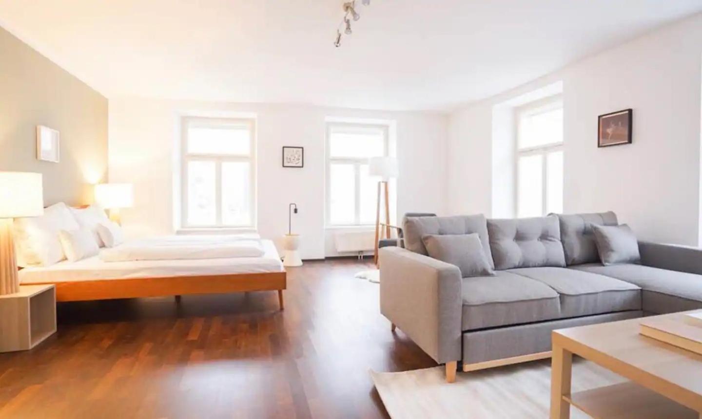 Authentic Austrian Flat In The South Of Vienna Lägenhet Modling Exteriör bild