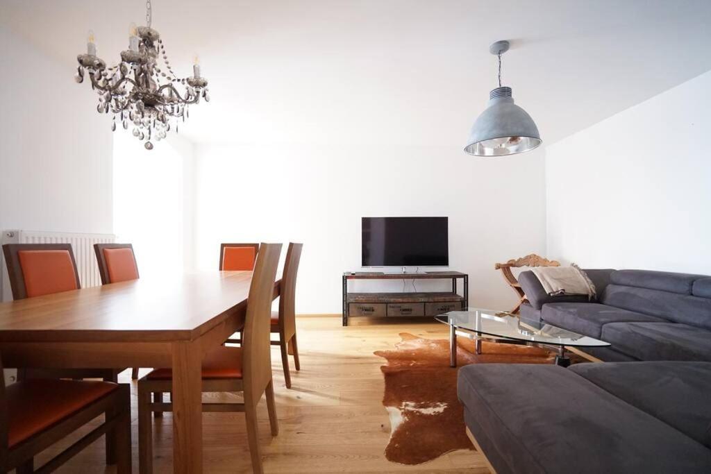 Authentic Austrian Flat In The South Of Vienna Lägenhet Modling Exteriör bild