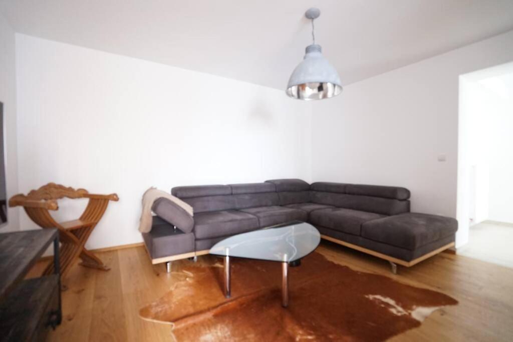 Authentic Austrian Flat In The South Of Vienna Lägenhet Modling Exteriör bild