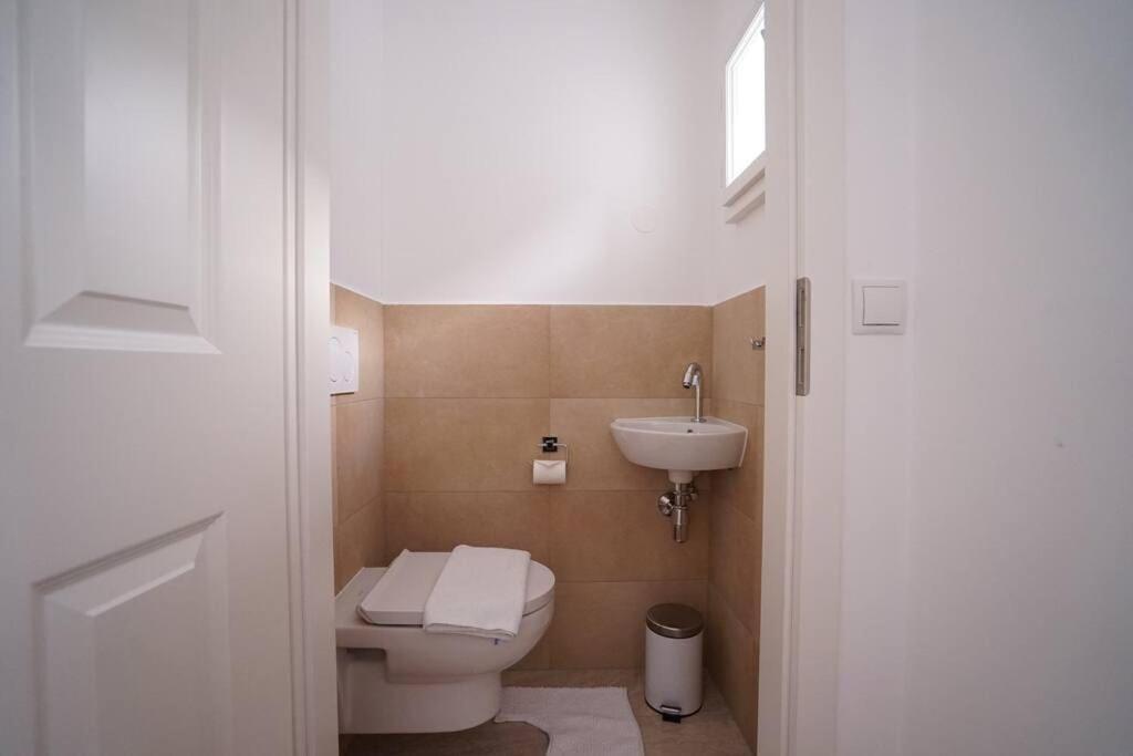 Authentic Austrian Flat In The South Of Vienna Lägenhet Modling Exteriör bild